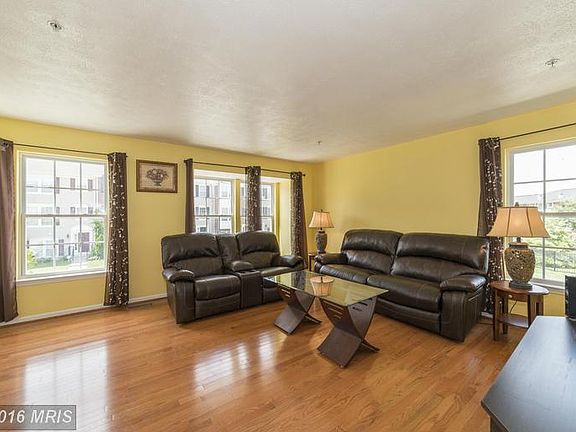 3rd image of 9816 Biggs Rd