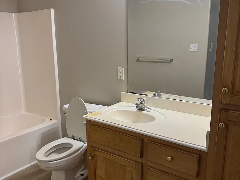 107 E End Ave #3 — Photo 4