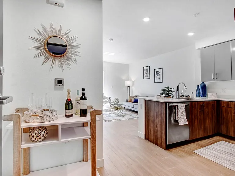 Watermark Apartments — Photo 3
