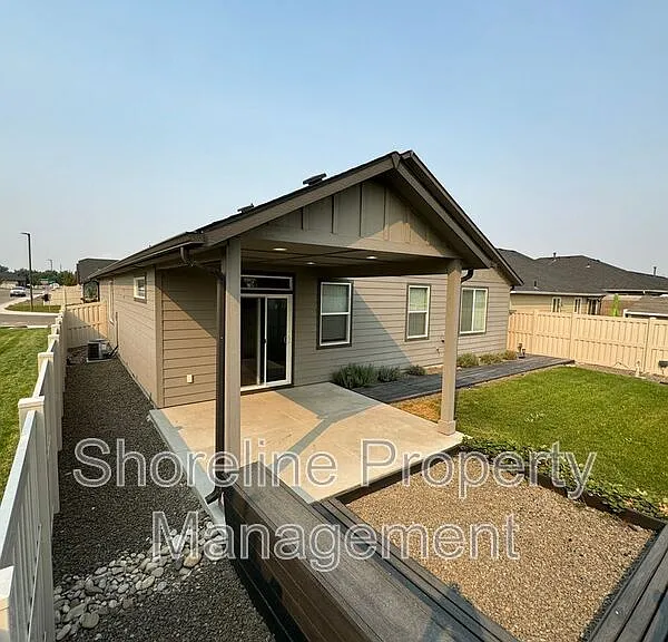 511 Diamond Lake St — Photo 19