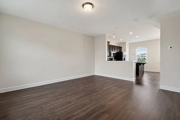 109 Holstein Dr — Photo 2