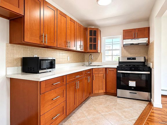 3rd image of 218-42 140th Avenue