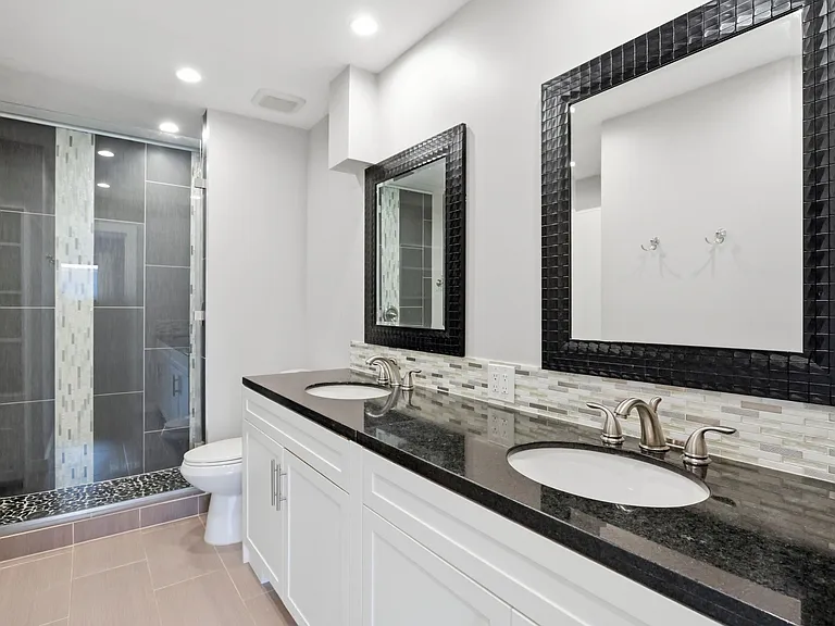 721 SE 1st Way #C11 — Photo 25