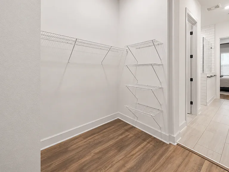 118 Latham Dr — Photo 21