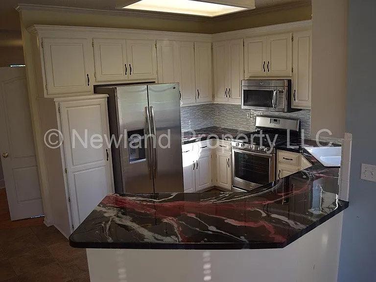 14306 S Summit Ct — Photo 9