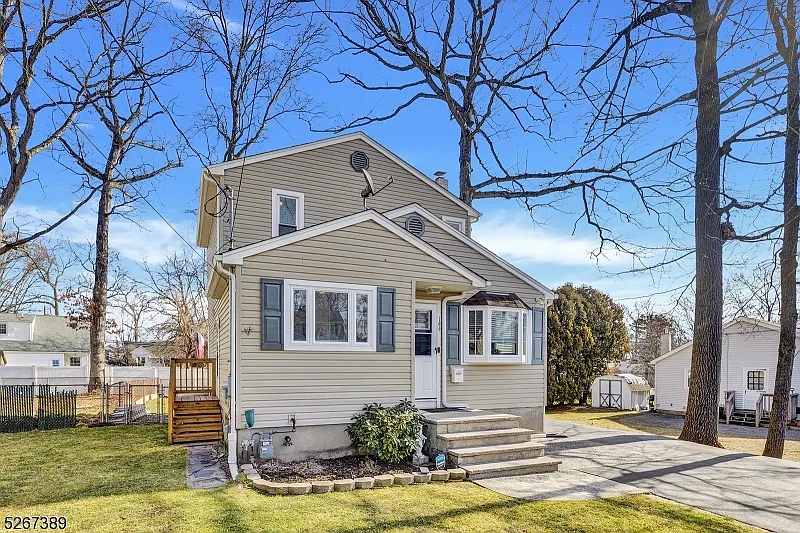 144 Bridgeton Dr photo 1