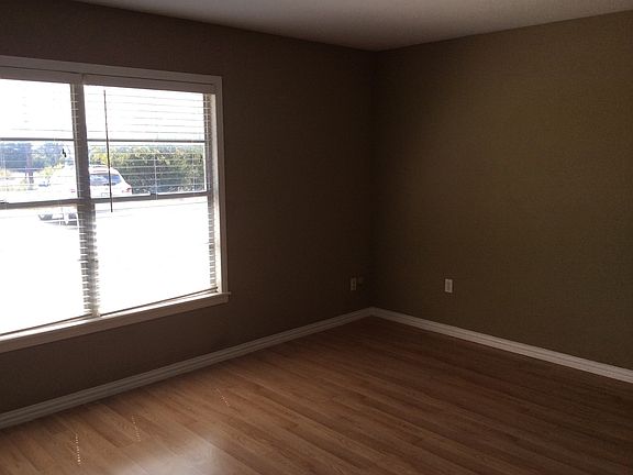 5th image of 1890 Trailwood Dr