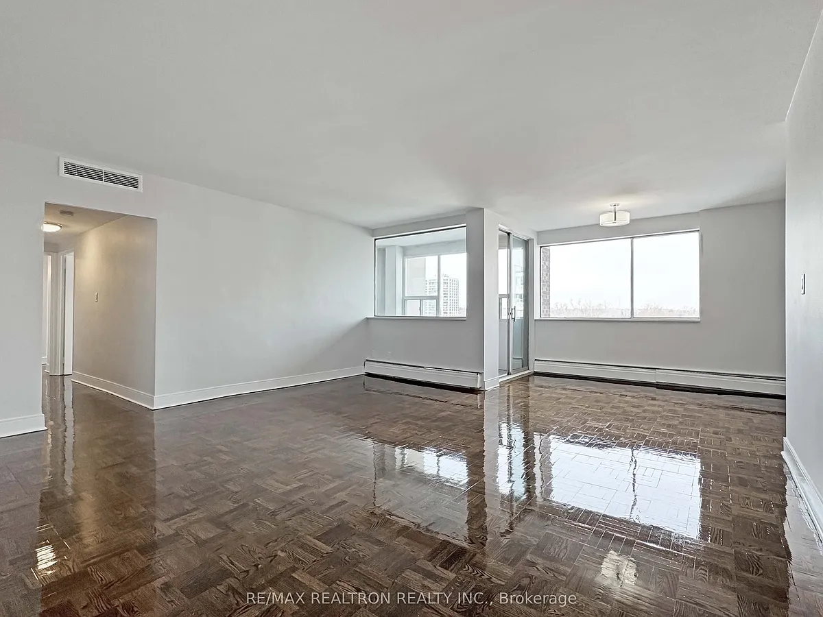 Building Photo - 9 Deer Park Cres #1501