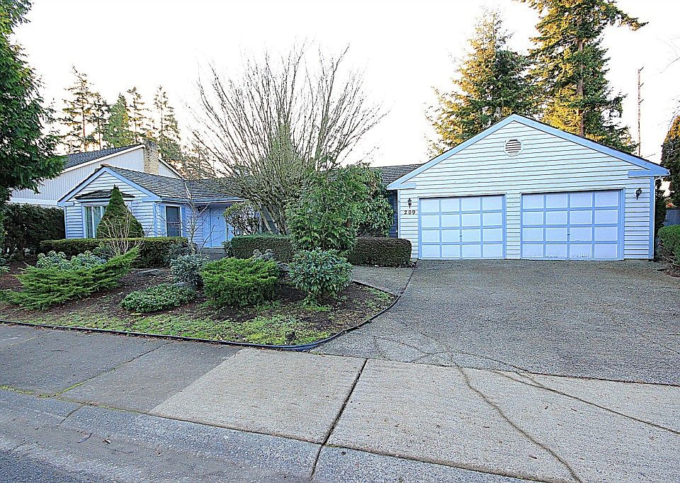 1st image of 209 141st Ave NE