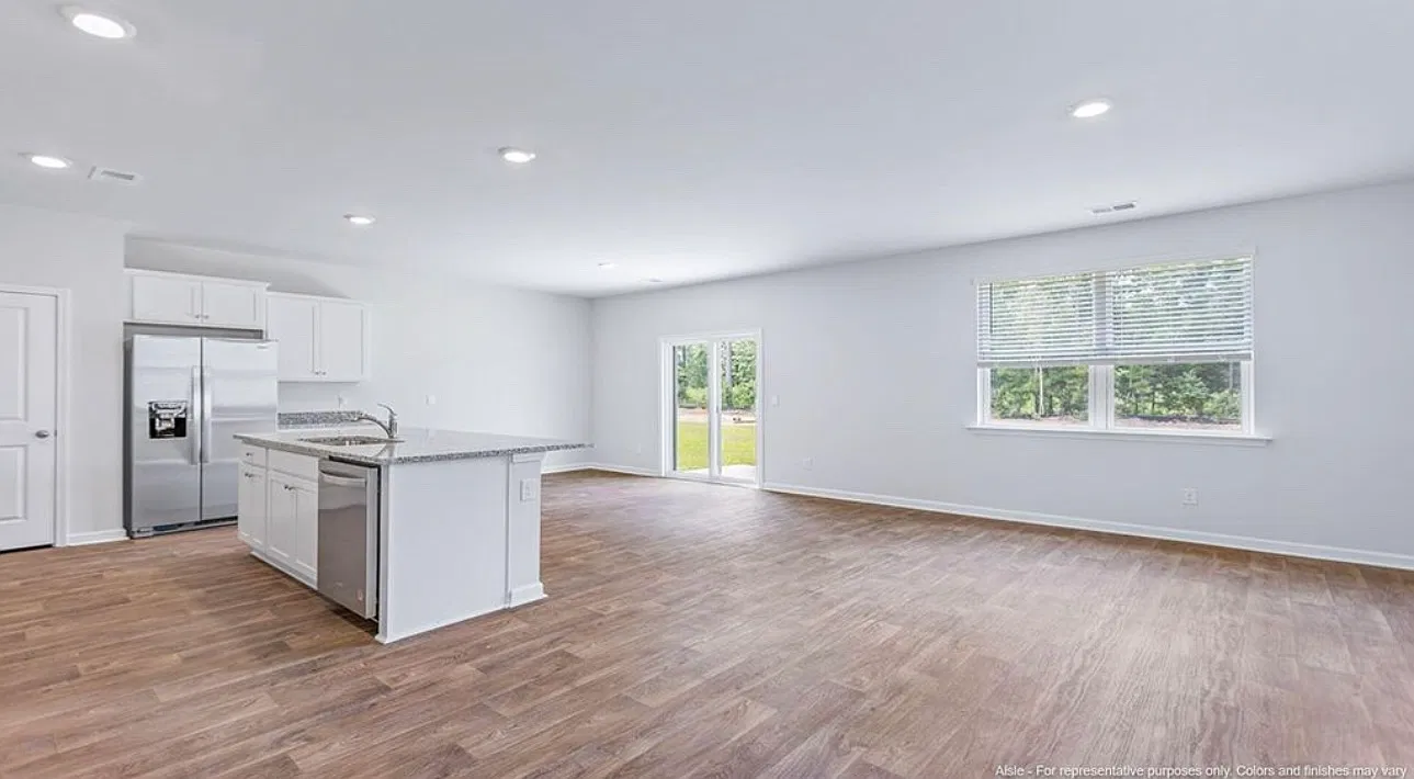 4 bed, 2.5 bath, 1927 sqft, $2,995 — Photo 2