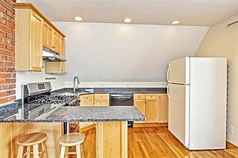 3rd image of 138 Winthrop St #3
