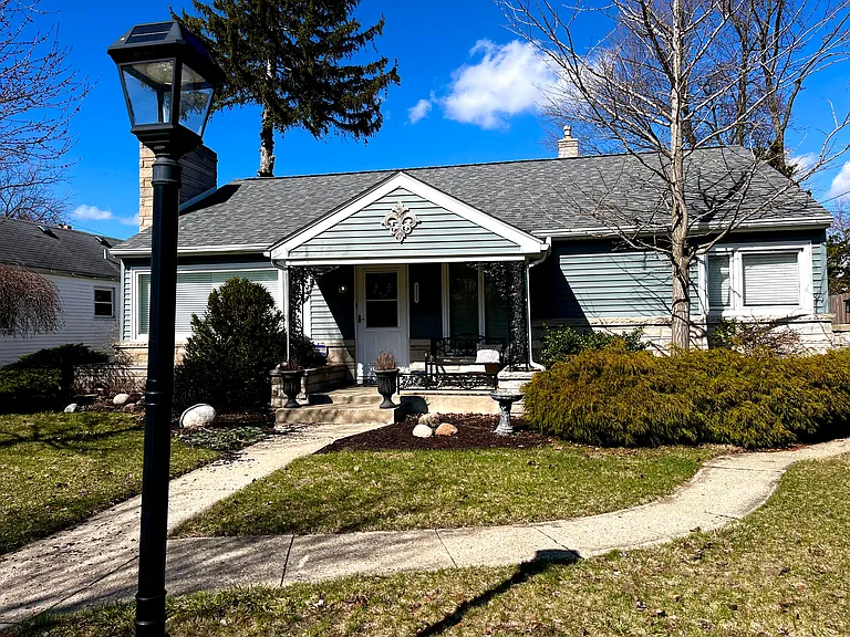1321 E Lasalle Ave — Photo 25