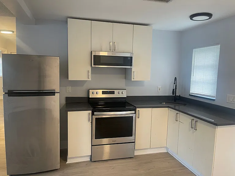 780 NE 46th Ct — Photo 21
