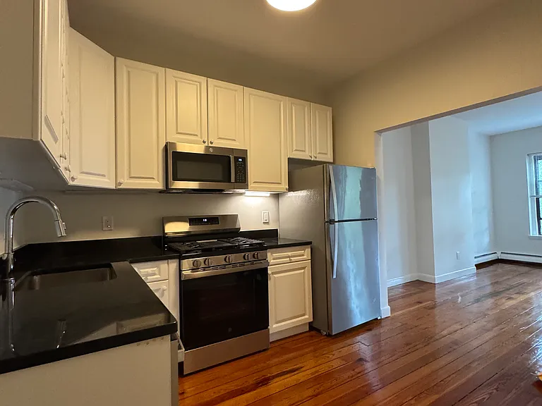 118 Union Park St #4 — Photo 2