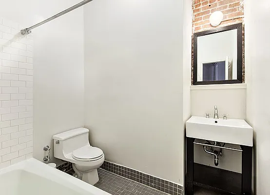 Rented by Warburg | media 9