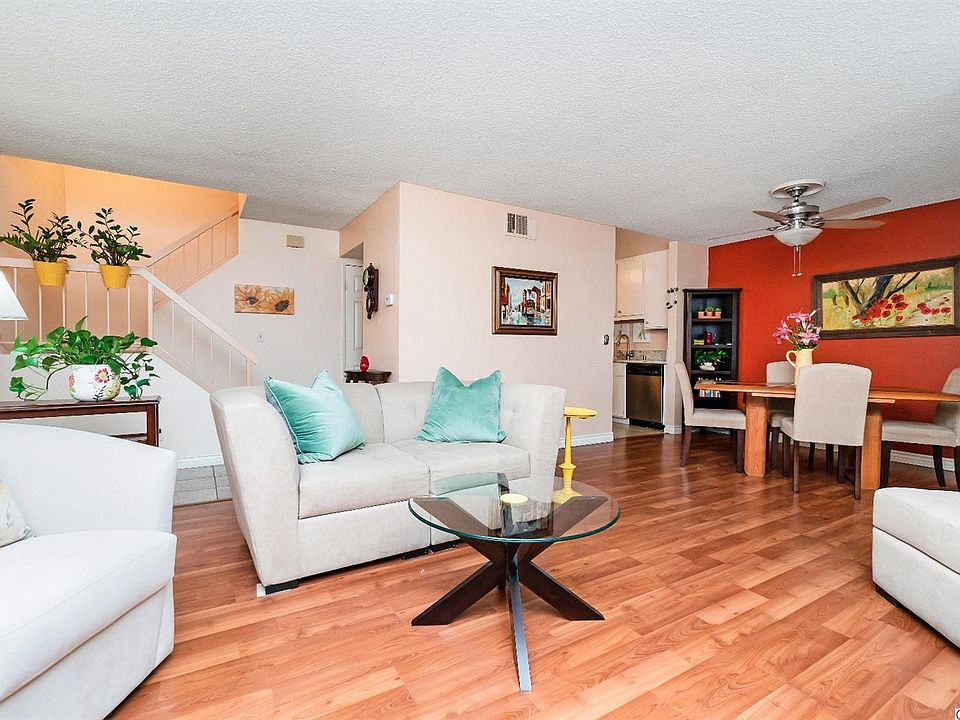 1st image of 10514 Sunland Blvd Unit 4