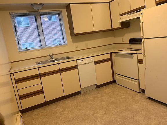 2nd image of 615 Douglas Ave APT C4