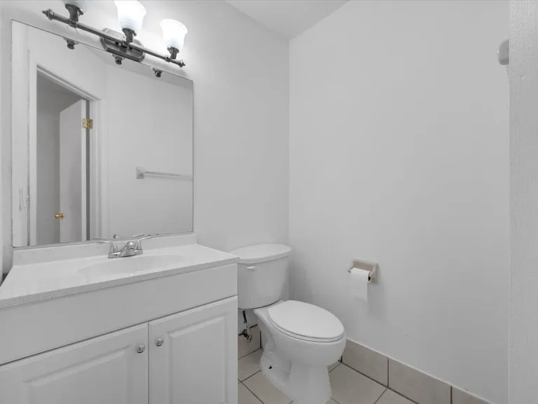 4718 NW 82nd Ave #1706 — Photo 9