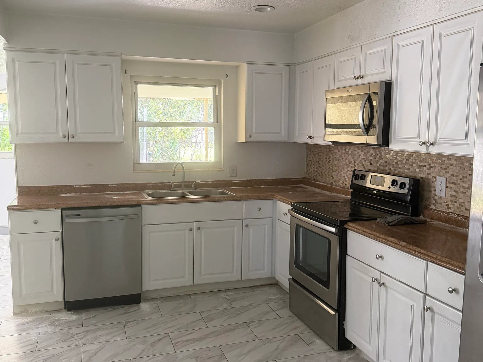 4 bed, 1717 sqft, $2,900 — Photo 3