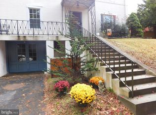 712 Hendren St, Philadelphia, PA 19128