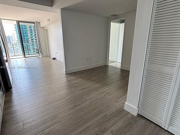 4th image of 121 NE 34th St Unit 1503