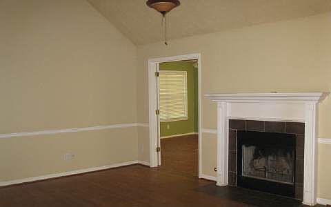 2nd image of 102 Kathryn Ct