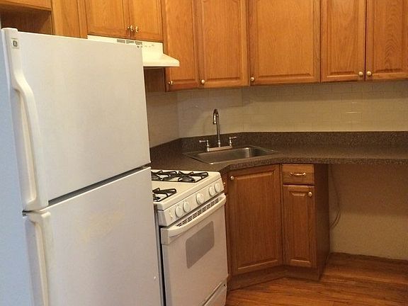 3rd image of 4548 47th St APT 3C