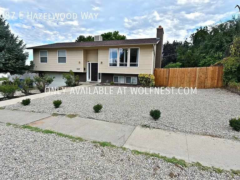 2087 E Hazelwood Way — Photo 2
