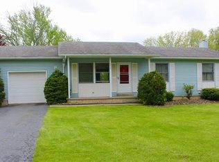 373 Laurie Ln, Grand Island, NY