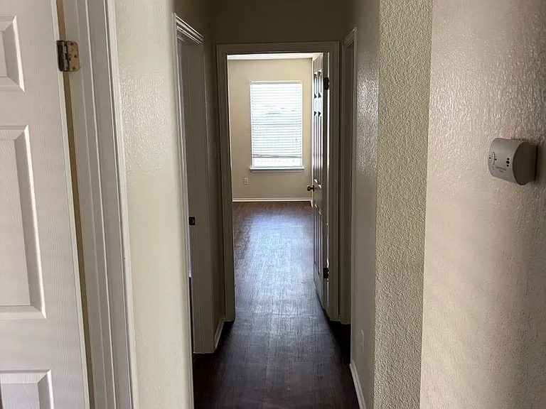 1403 Haley Gray Dr — Photo 17