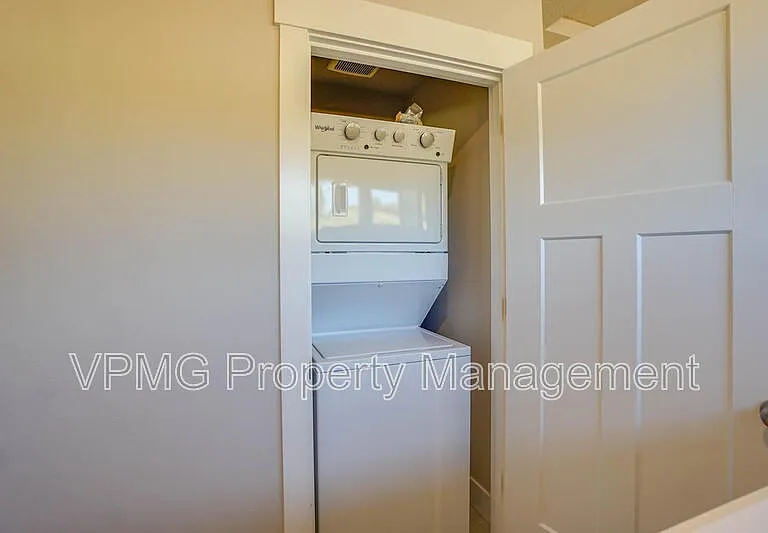 2331 E Otter Loop #A — Photo 11