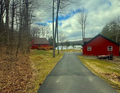 2747 E Lake Rd, New Milford, PA, 18834