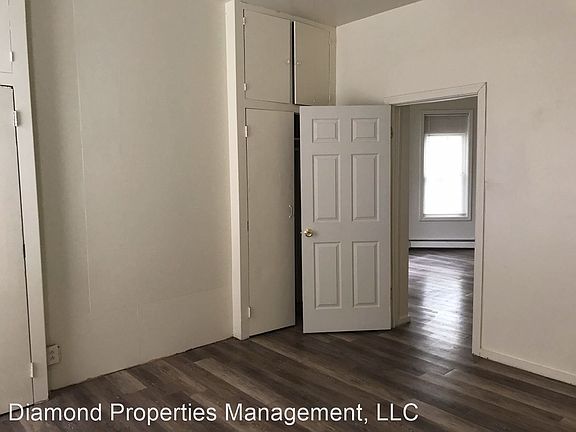 4th image of 630 Howard Ave #1