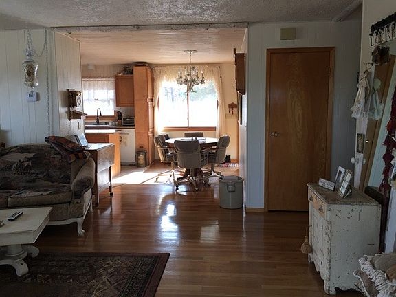 4th image of 6610 Twin Pines Ln