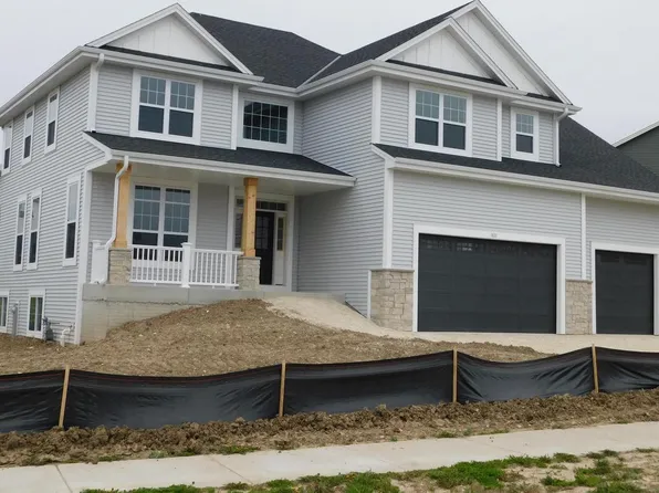 711 Kohlwey DRIVE, Grafton, WI 53024