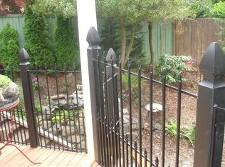 1140 NW Honeywood Pl, Issaquah, WA 98027