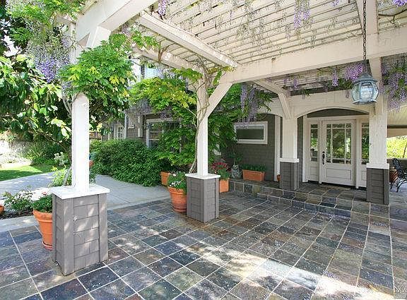 2nd image of 26 Vineyard Ave
