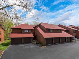 25020 Mill River Rd, Olmsted Falls, OH 44138