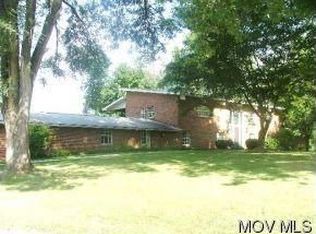 123 Summitview Rd, Little Hocking, OH 45742