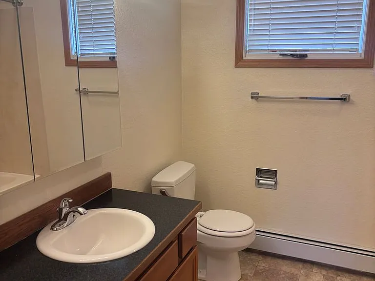 450 Dailey Ave — Photo 7