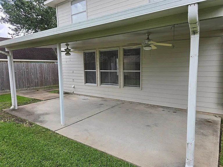 1820 Branch Hill Dr — Photo 35