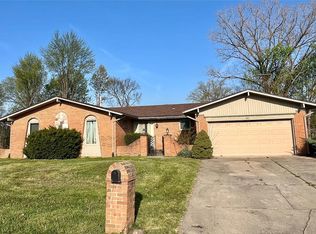 37115 Pocahontas Dr, Clinton Township, MI 48036