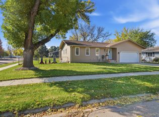 625 E 13th Ave, Mitchell, SD 57301