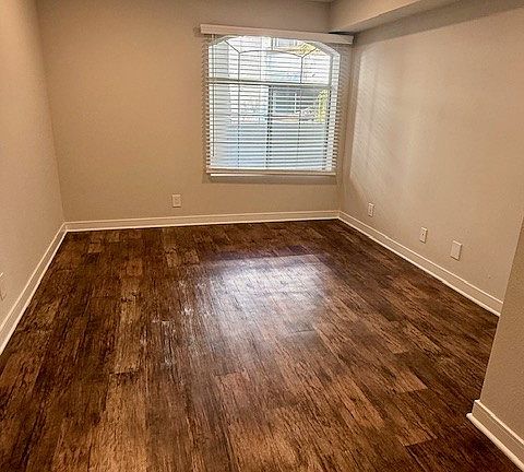 5th image of 7661 Beverly Blvd #324