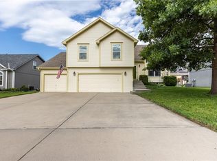 14612 Green Castle St, Smithville, MO 64089