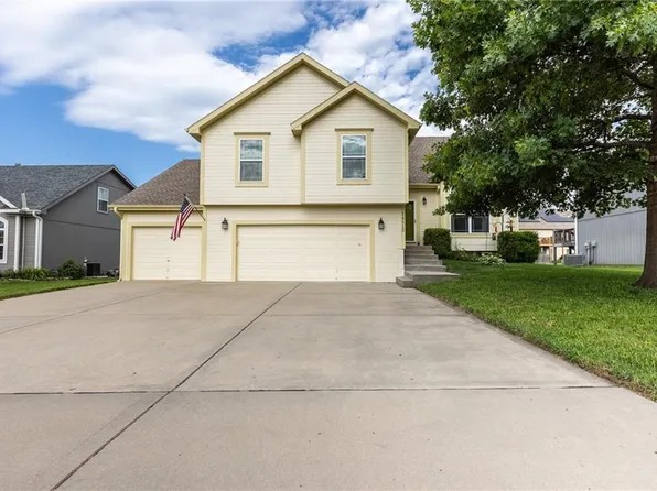 14612 Green Castle St, Smithville, MO 64089