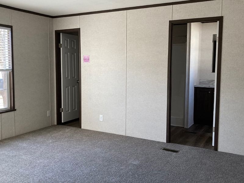 1st image of 488 Ash Ct