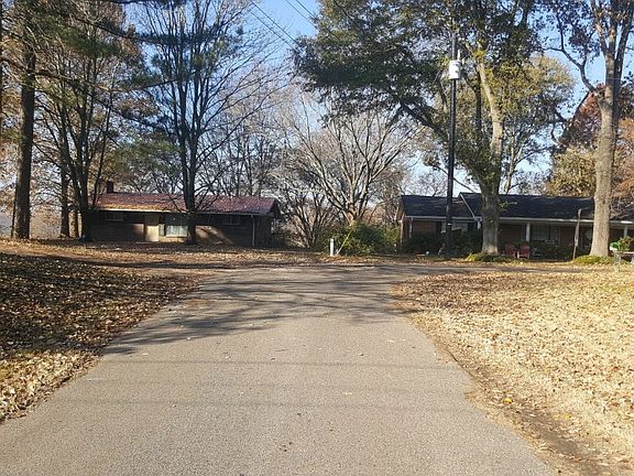 5th image of 422 W Main St