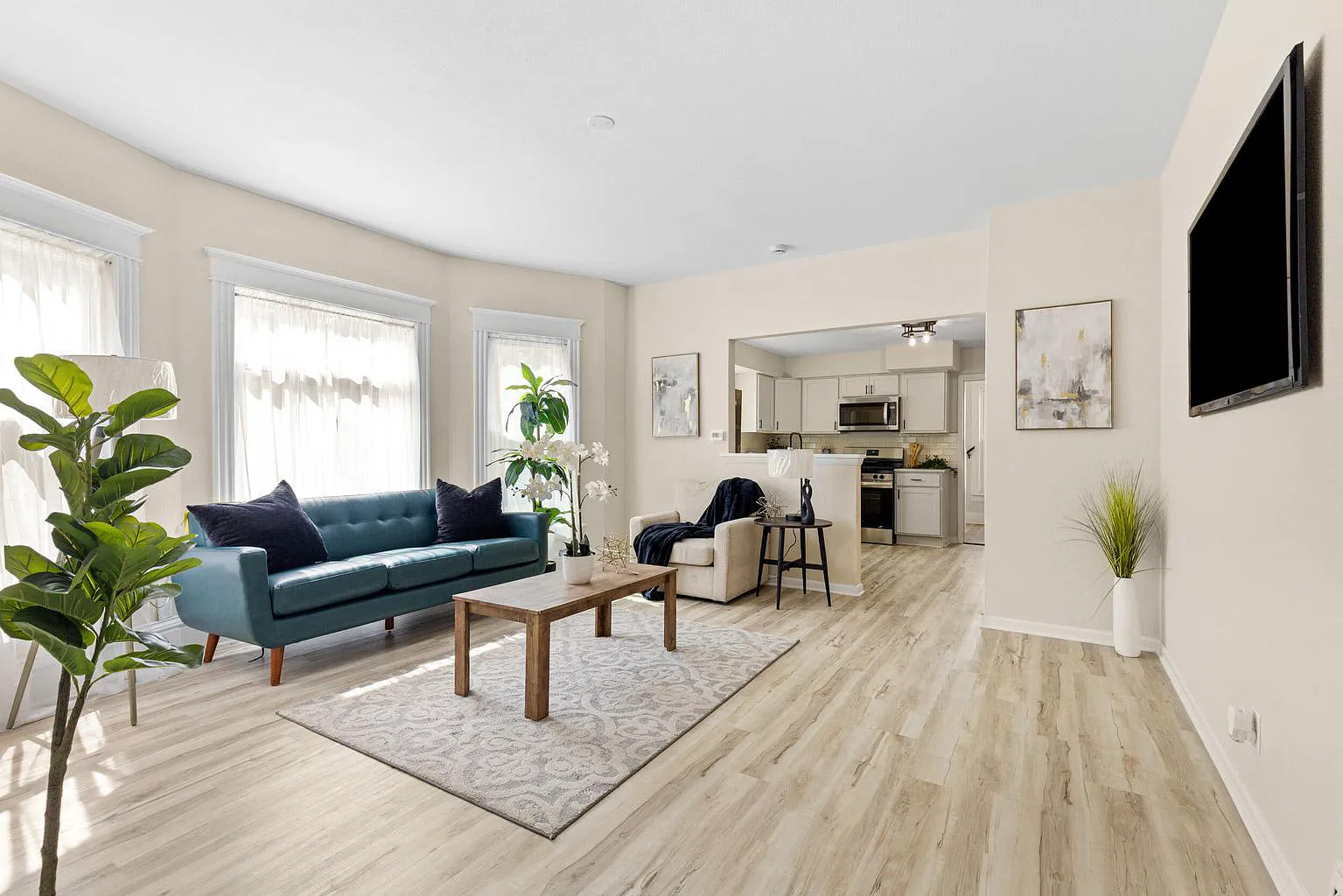 3 bed, 1200 sqft, $1,575 — Photo 4