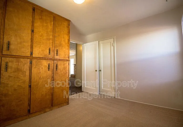 251 Garden St — Photo 11